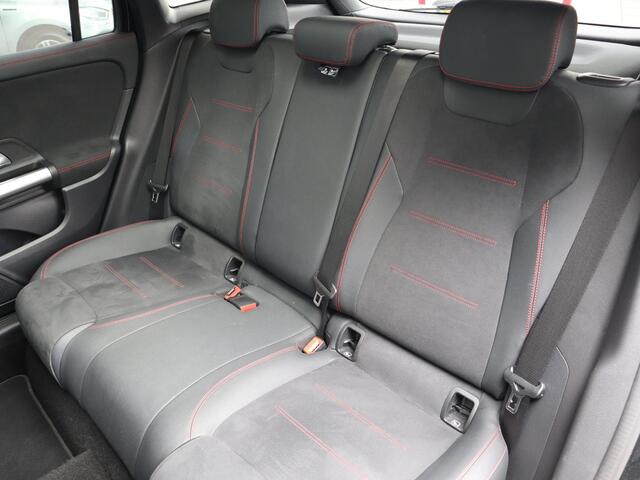 Mercedes-Benz GLA-KLASSE 250 e Business Solution AMG