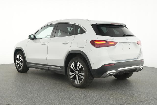 Mercedes-Benz GLA-KLASSE 250 e Plug-In Hybride | Trekhaak | Stoelverwarming | DAB | LED | Parkeerpakket met Camera | Inclusief 24 maanden Mercedes-Benz Certified garantie voor Europa.