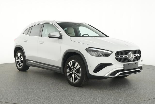 Mercedes-Benz GLA-KLASSE 250 e Plug-In Hybride | Trekhaak | Stoelverwarming | DAB | LED | Parkeerpakket met Camera | Inclusief 24 maanden Mercedes-Benz Certified garantie voor Europa.