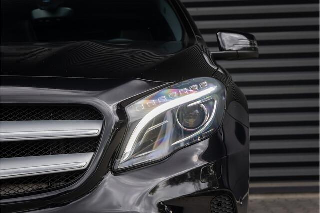 Mercedes-Benz GLA-KLASSE 180 Urban 18'' AMG - Panoramadak - Xenon