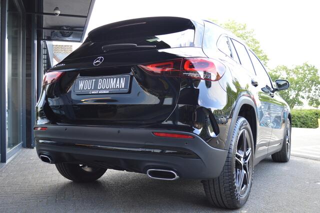 Mercedes-Benz GLA-KLASSE 250 e AMG Led Panorama Memory Distronic Camera Night Trekhaak Pdc