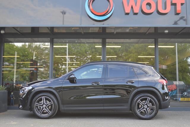 Mercedes-Benz GLA-KLASSE 250 e AMG Led Panorama Memory Distronic Camera Night Trekhaak Pdc