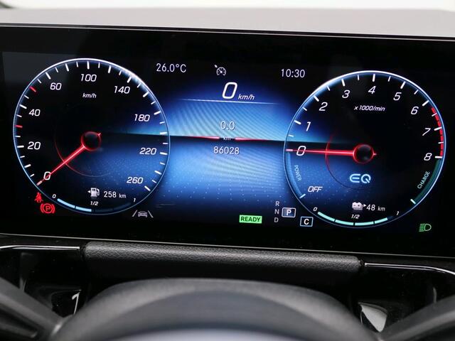 Mercedes-Benz GLA-KLASSE 250 e Business Solution AMG Limited Trekhaak | AMG Line | Night Pakket | Panorama Schuif-Kanteldak | Memory Stoelen | Parkeerpakket met achteruitrijcamera. Inclusief 24 maanden Mercedes-Benz Certified garantie voor Europa.