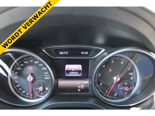 Mercedes-Benz GLA-KLASSE 180 AUT7 Business Solution AMG COMAND CAMERA