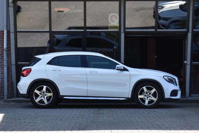 Mercedes-Benz GLA-KLASSE 180 Business Solution AMG Pano Stoelvw