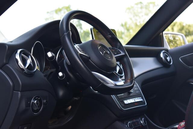 Mercedes-Benz GLA-KLASSE 180 Business Solution AMG Pano Stoelvw