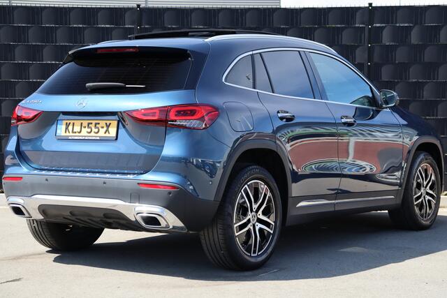 Mercedes-Benz GLA-KLASSE 250 e Luxury Line PHEV | Pano | Stoelverwarming | Sfeerverlichting | Camera | Cruise Control