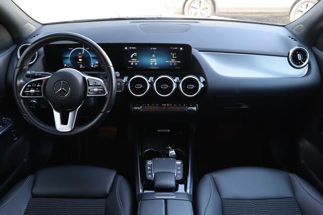 Mercedes-Benz GLA-KLASSE 250 e Progressive PHEV | Camera | Cruise Control | Navigatie | LED | Halfleder