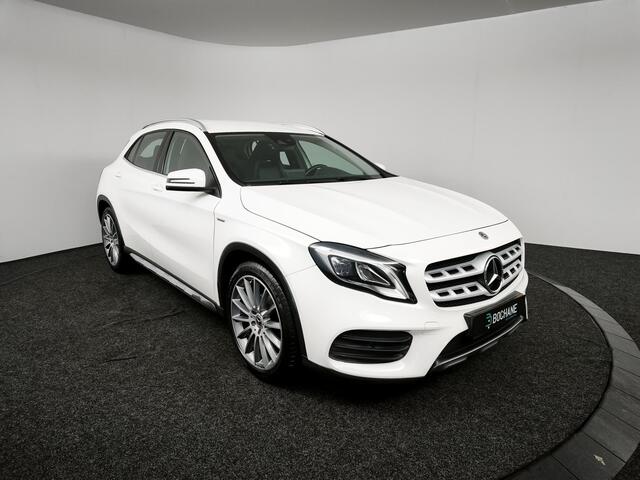 Mercedes-Benz GLA-KLASSE 200 Business | Trekhaak | Achteruitrijcamera | Leder | Navigatie |