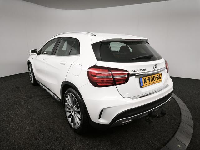 Mercedes-Benz GLA-KLASSE 200 Business | Trekhaak | Achteruitrijcamera | Leder | Navigatie |