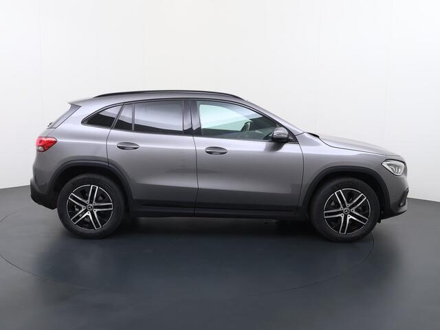 Mercedes-Benz GLA-KLASSE 200 Luxury | Sfeer LED