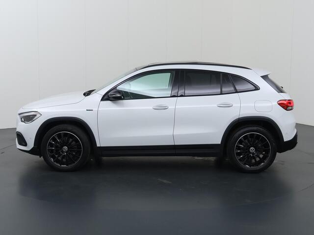Mercedes-Benz GLA-KLASSE 250 e Business Solution Luxury Limited | Night | Trekhaak | Headup | Memory | Panoramadak | Widescreen |