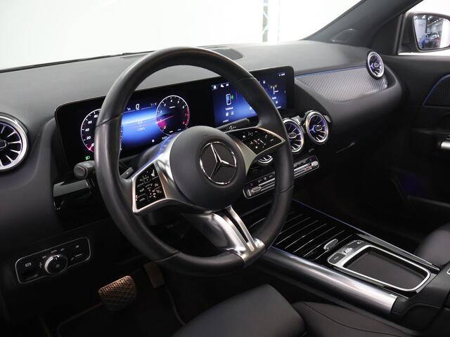Mercedes-Benz GLA-KLASSE 180 Star Edition Luxury Line | Keyless | Achteruitrijcamera | Panoramadak | Stoelverwarming |