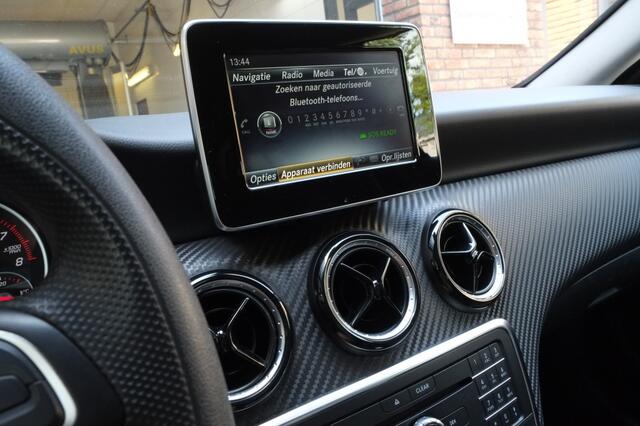 Mercedes-Benz GLA-KLASSE 180 Business Solution | Achteruitrijcamera | Navi | Stoelverwarm