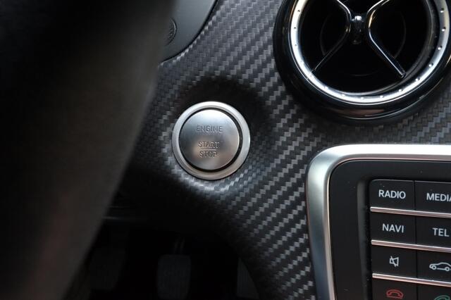Mercedes-Benz GLA-KLASSE 180 Business Solution | Achteruitrijcamera | Navi | Stoelverwarm