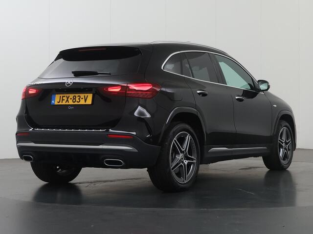 Mercedes-Benz GLA-KLASSE 250e Business Solution AMG | Premium Plus pakket | Panoramaschuifdak | Stoelverwarming | 360° camera | Premium Plus | Head-up display | Dodehoekassistent |