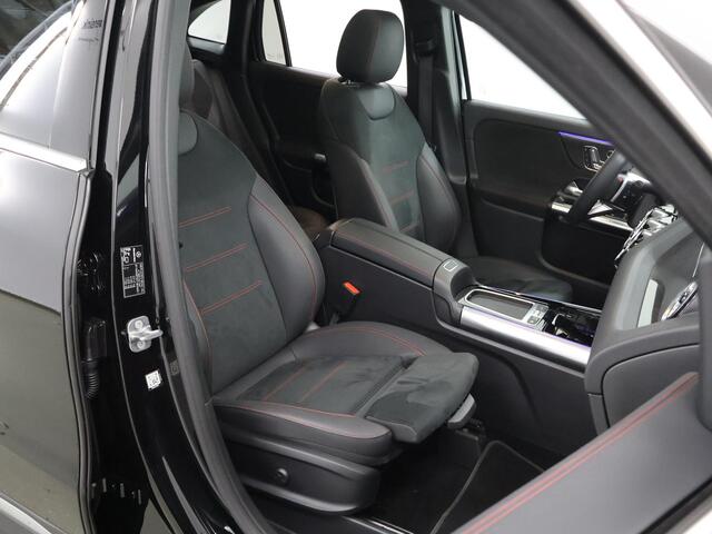 Mercedes-Benz GLA-KLASSE 250e Business Solution AMG | Premium Plus pakket | Panoramaschuifdak | Stoelverwarming | 360° camera | Premium Plus | Head-up display | Dodehoekassistent |