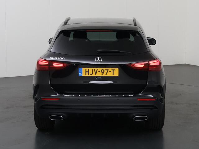 Mercedes-Benz GLA-KLASSE 180 AMG Line | AMG | Stoelverwarming | Achteruitverwarming | Sfeerverlichting |