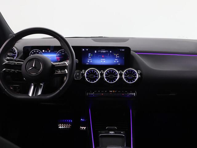 Mercedes-Benz GLA-KLASSE 180 AMG Line | AMG | Stoelverwarming | Achteruitverwarming | Sfeerverlichting |