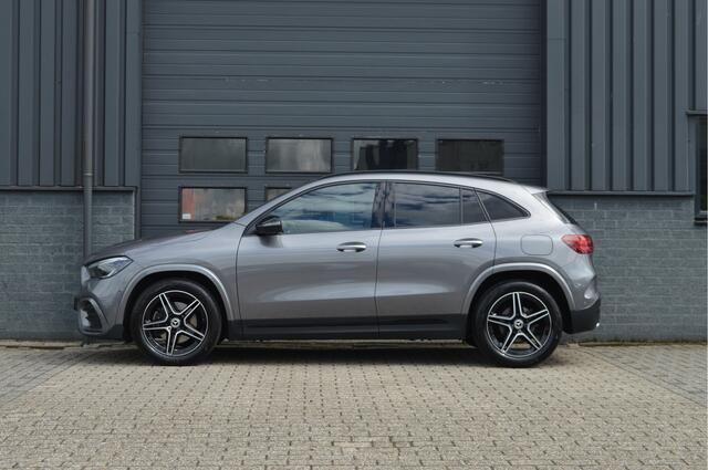 Mercedes-Benz GLA-KLASSE 180 AMG Line | PANO | ACC | CAM | KEYLESS |