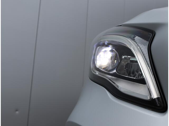 Mercedes-Benz GLA-KLASSE 200 Premium | Trekhaak | 360 Camera | LED