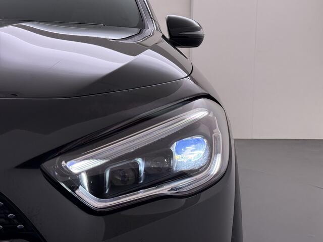 Mercedes-Benz GLA-KLASSE 180 AMG line | Pano Memory Multibeam Keyless