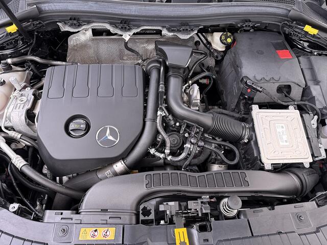 Mercedes-Benz GLA-KLASSE 180 AMG line | Pano Memory Multibeam Keyless