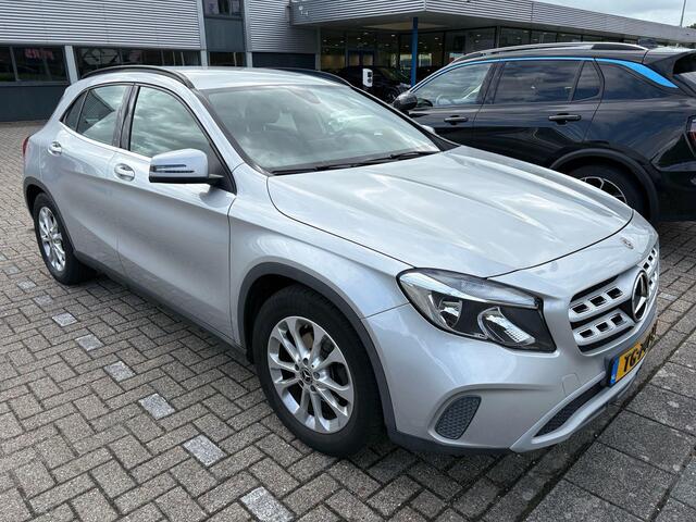 Mercedes-Benz GLA-KLASSE 180 Business Solution | Automaat | Trekhaak | Elek. Kofferklep | Camera |