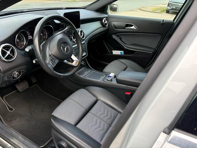 Mercedes-Benz GLA-KLASSE 180 Business Solution | Automaat | Trekhaak | Elek. Kofferklep | Camera |