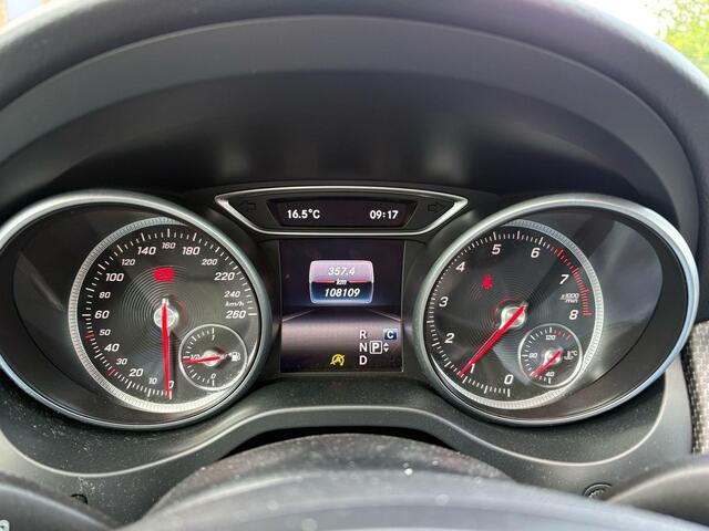 Mercedes-Benz GLA-KLASSE 180 Business Solution | Automaat | Trekhaak | Elek. Kofferklep | Camera |