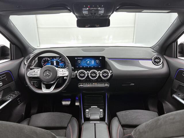 Mercedes-Benz GLA-KLASSE 200 AMG line | Panorama schuifdak | Night pakket | Memory Seats | Sfeerverlichting | MultiBeam Led | Elektr.Achterklep | Inclusief 24 maanden MB Certified garantie voor Europa.
