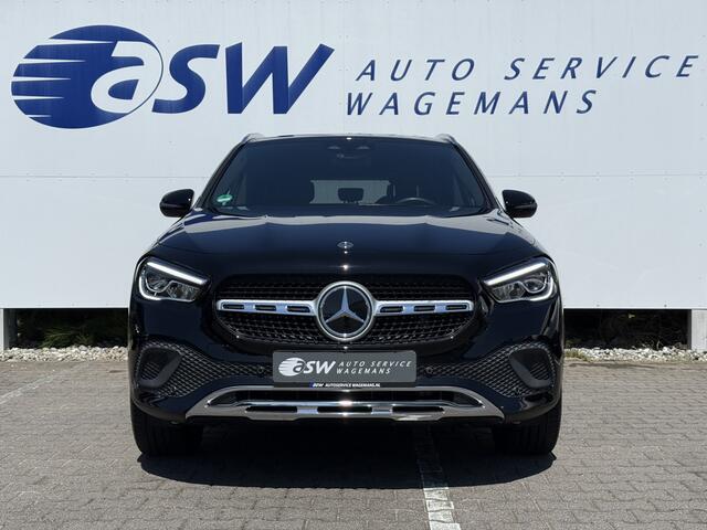 Mercedes-Benz GLA-KLASSE 200 Business Solution Luxury | Trekhaak | Ambient Light | LED | 18 inch