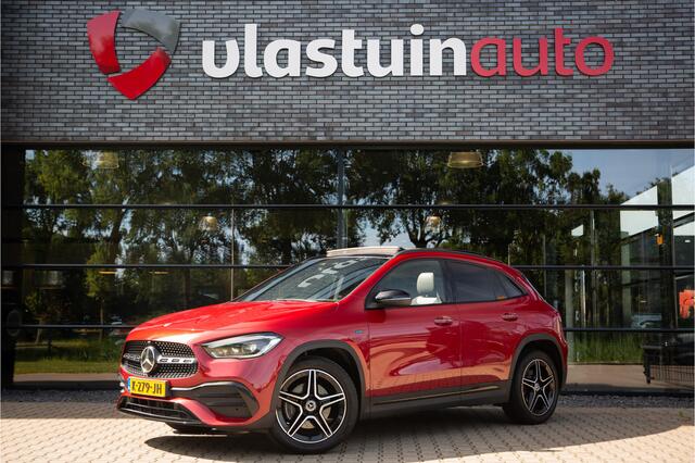 Mercedes-Benz GLA-KLASSE 250 e Business Solution AMG Limited , Panoramadak, Trekhaak, Sfeerverlichting,