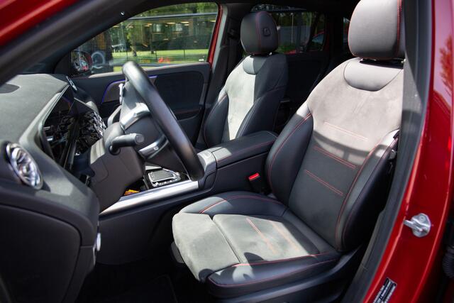 Mercedes-Benz GLA-KLASSE 250 e Business Solution AMG Limited , Panoramadak, Trekhaak, Sfeerverlichting,