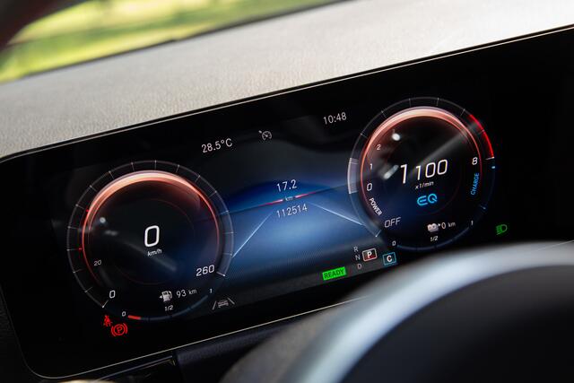 Mercedes-Benz GLA-KLASSE 250 e Business Solution AMG Limited , Panoramadak, Trekhaak, Sfeerverlichting,