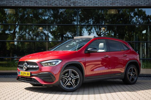 Mercedes-Benz GLA-KLASSE 250 e Business Solution AMG Limited , Panoramadak, Trekhaak, Sfeerverlichting,