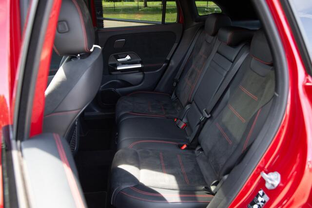 Mercedes-Benz GLA-KLASSE 250 e Business Solution AMG Limited , Panoramadak, Trekhaak, Sfeerverlichting,
