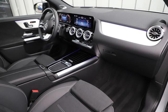 Mercedes-Benz GLA-KLASSE 250e AMG | 218PK | Head-up | Burmester | Pano | Keyless-go | Stuurwielverw. | Sfeerverlichting | Multibeam | Memory | Alpine grey | 2024.