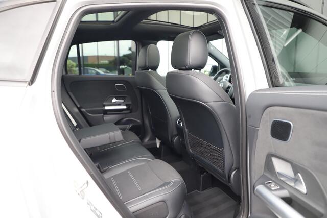 Mercedes-Benz GLA-KLASSE 250e AMG | 218PK | Head-up | Burmester | Pano | Keyless-go | Stuurwielverw. | Sfeerverlichting | Multibeam | Memory | Alpine grey | 2024.