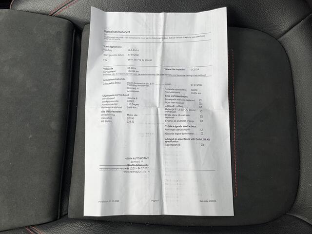 Mercedes-Benz GLA-KLASSE 200 D Solution AMG Memory Pano.dak Stoelverw. Business Orig.NL Dealer-Onderhouden!