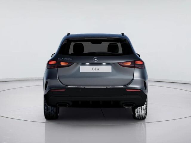 Mercedes-Benz GLA-KLASSE 250 e 140 Years Edition