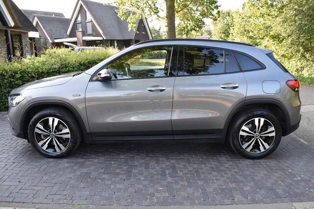 Mercedes-Benz GLA-KLASSE 250 e AMG Line 262 PK, ACC, Half Leer, ACC NIEUWST.