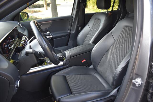 Mercedes-Benz GLA-KLASSE 250 e AMG Line 262 PK, ACC, Half Leer, ACC NIEUWST.