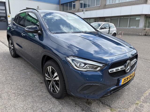 Mercedes-Benz GLA-KLASSE 250 e BnsSol Lux Ltd