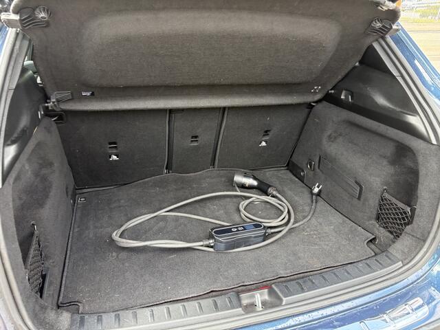 Mercedes-Benz GLA-KLASSE 250 e BnsSol Lux Ltd