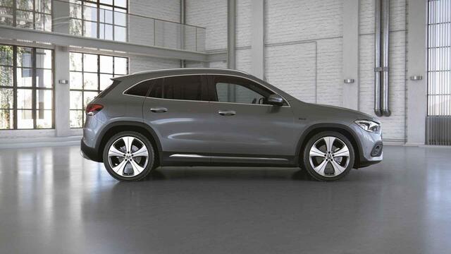 Mercedes-Benz GLA-KLASSE 250 e Progressive | Panoramadak | Trekhaak | Widescreen | 20" lichtmetalen velgen | Stoelverwarming | Getint glas | LED High Performance koplampen |