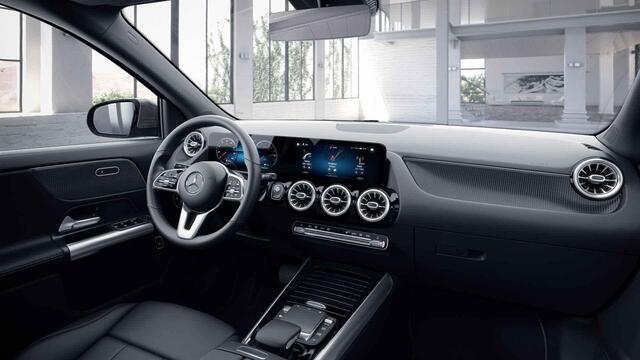 Mercedes-Benz GLA-KLASSE 250 e Progressive | Panoramadak | Trekhaak | Widescreen | 20" lichtmetalen velgen | Stoelverwarming | Getint glas | LED High Performance koplampen |