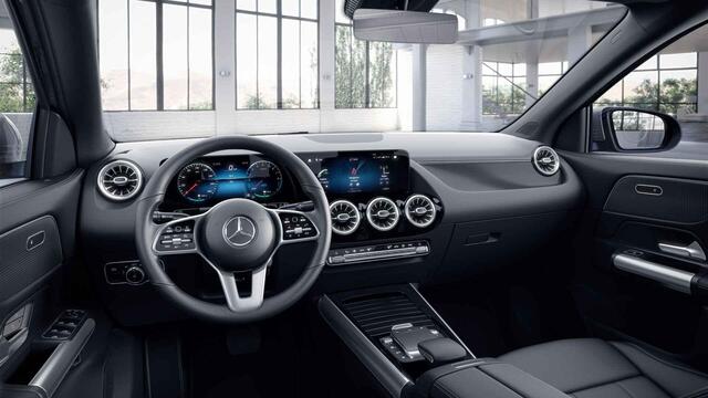 Mercedes-Benz GLA-KLASSE 250 e Progressive | Panoramadak | Trekhaak | Widescreen | 20" lichtmetalen velgen | Stoelverwarming | Getint glas | LED High Performance koplampen |