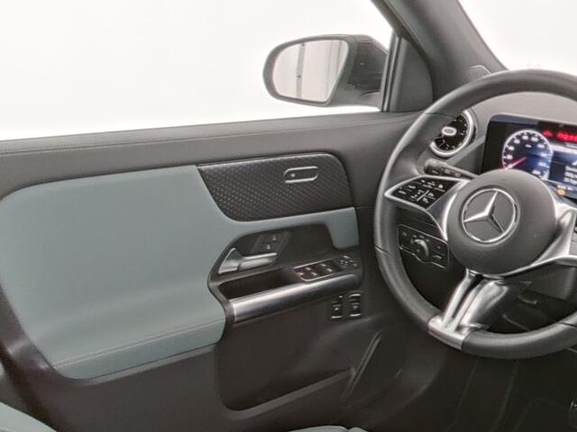 Mercedes-Benz GLA-KLASSE 250 e Luxury Line Ledkoplampen | Parkeerpakket met achteruitrijcamera | Stoel en Stuurverwarming | Inclusief 24 maanden MB Certified garantie voor Europa.