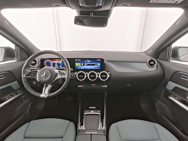 Mercedes-Benz GLA-KLASSE 250 e Luxury Line Ledkoplampen | Parkeerpakket met achteruitrijcamera | Stoel en Stuurverwarming | Inclusief 24 maanden MB Certified garantie voor Europa.